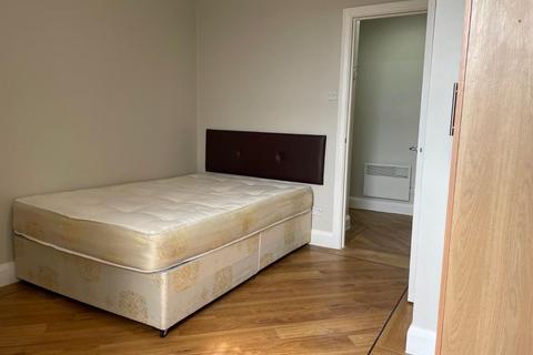 2 bedroom apartment to rent, Gladstone Court (City Centre)