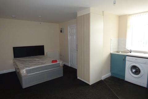 1 bedroom flat to rent, 21 Kelham House, Balby, DN1