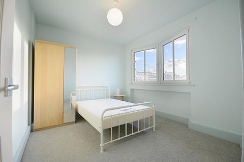 3 bedroom flat to rent, St Johns Estate, London Bridge