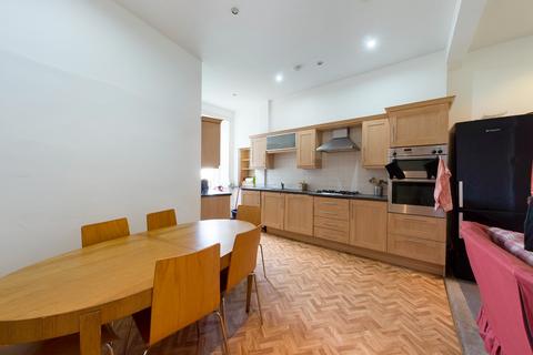 4 bedroom flat to rent, Roseneath Place, Marchmont, Edinburgh, EH9