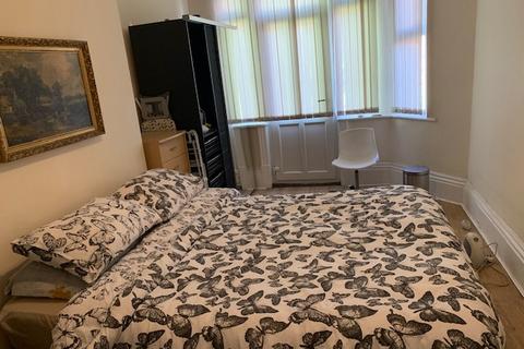 1 bedroom flat to rent, Birchfields Road, Manchester M13