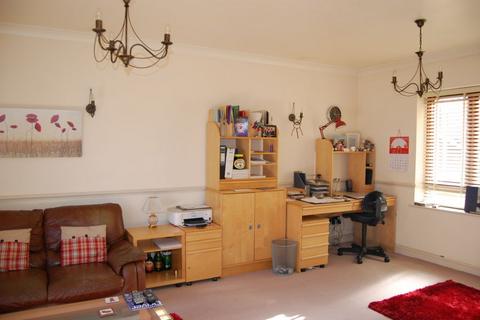 1 bedroom apartment for sale, Boleyn Court, Buckhurst Hill, IG9