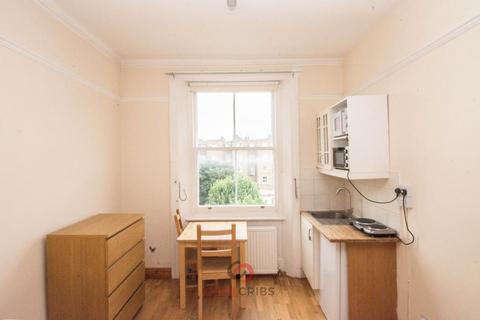 Studio to rent, Linden Gardens, Notting Hill Gate, London W2