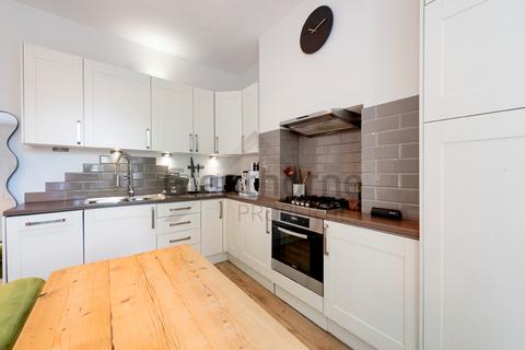 2 bedroom flat to rent, Fulham Palcae Road, Fulham, London SW6