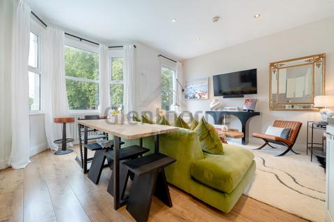 2 bedroom flat to rent, Fulham Palcae Road, Fulham, London SW6