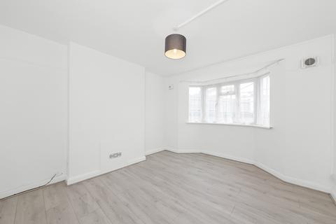 2 bedroom flat to rent, Amblecote Road, London, SE12