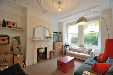 3 bedroom terraced house to rent - Overdale Road, Ealing, London, W5 4TT