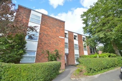 3 bedroom flat to rent, Lingwood Close, Southampton SO16