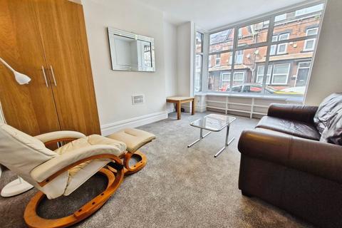 1 bedroom apartment to rent, Winston Gardens, Leeds LS6
