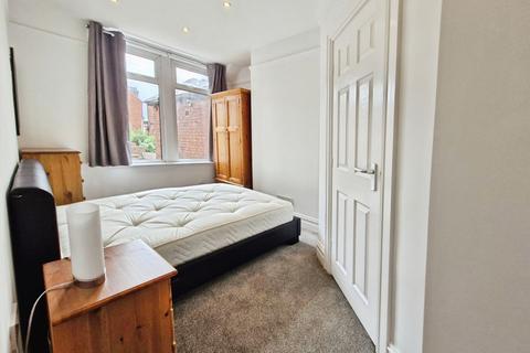 1 bedroom apartment to rent, Winston Gardens, Leeds LS6
