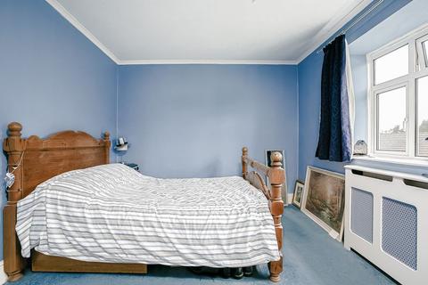 2 bedroom flat for sale - The Avenue, Worcester Park