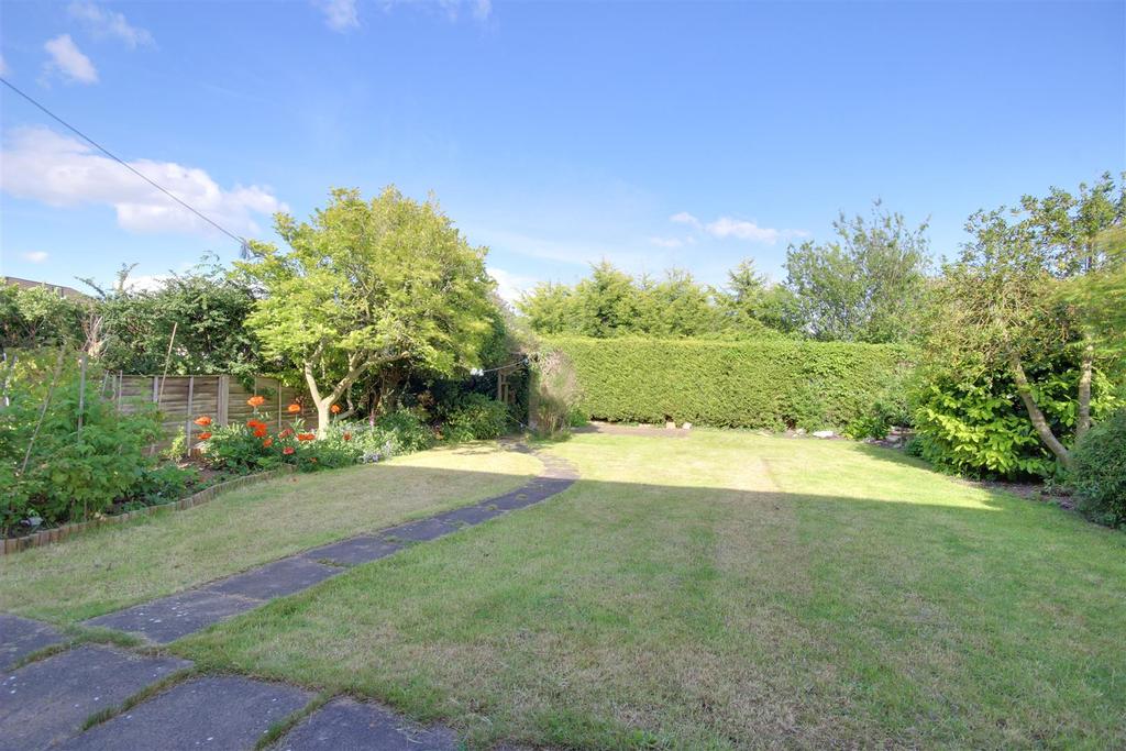 Grundale, Kirk Ella 5 bed detached house £315,000