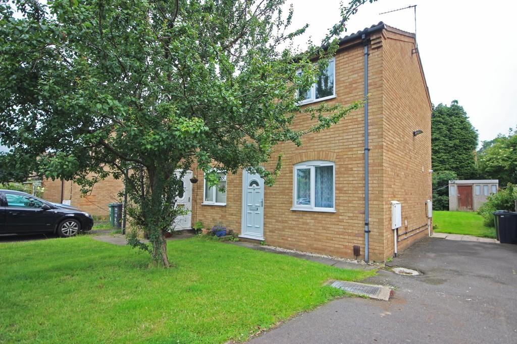 Wicklow Close, Shepshed 2 bed semidetached house £140,000