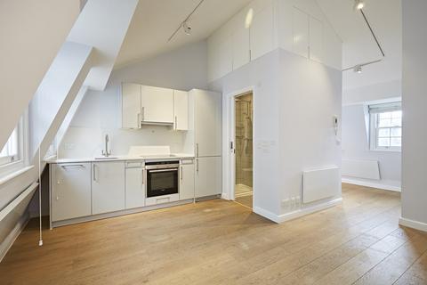Studio to rent, Rupert Street, Chinatown W1