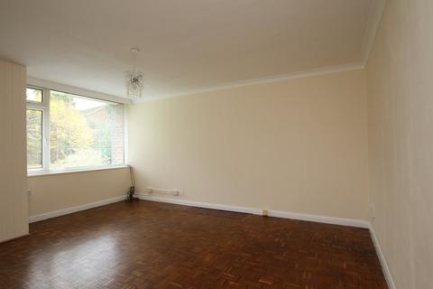 2 bedroom flat to rent, Guildford Road, Horsham