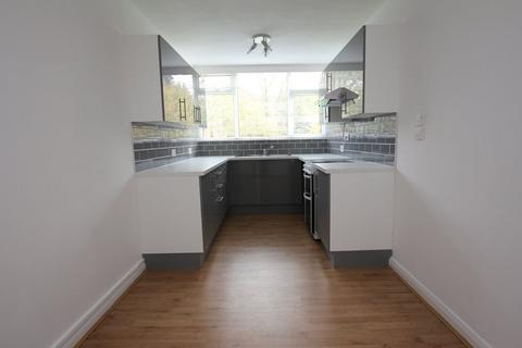 2 bedroom flat to rent, Guildford Road, Horsham