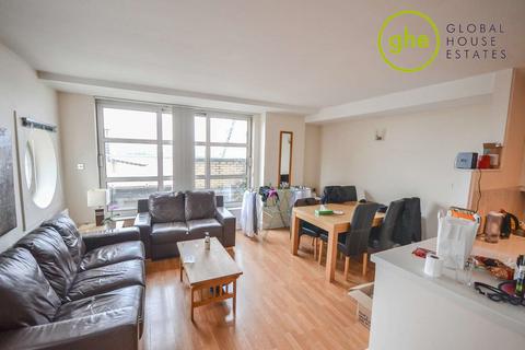3 bedroom flat to rent, Cascades Tower, Canary Wharf, London