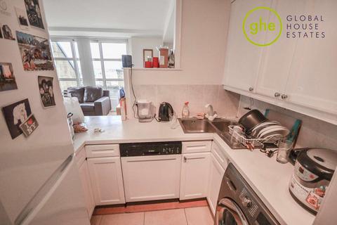 3 bedroom flat to rent, Cascades Tower, Canary Wharf, London