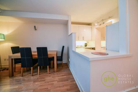 3 bedroom flat to rent, Cascades Tower, Canary Wharf, London