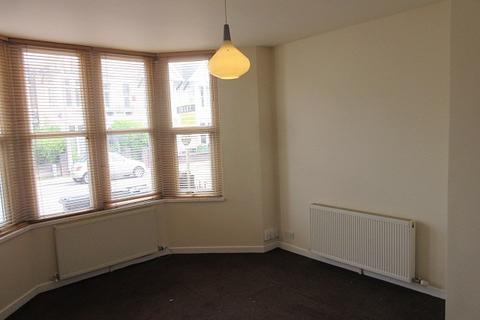 Studio to rent, Whitchurch Road, Cardiff