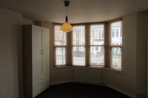 Studio to rent, Whitchurch Road, Cardiff