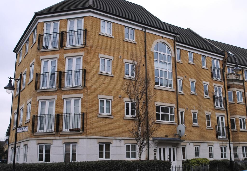 Kelly Avenue Peckham SE15 1 bed flat £250,000