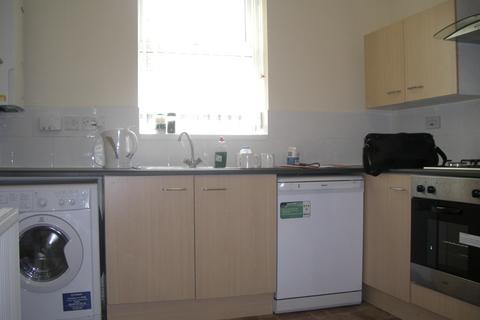 3 bedroom apartment to rent, Burton Road  Manchester