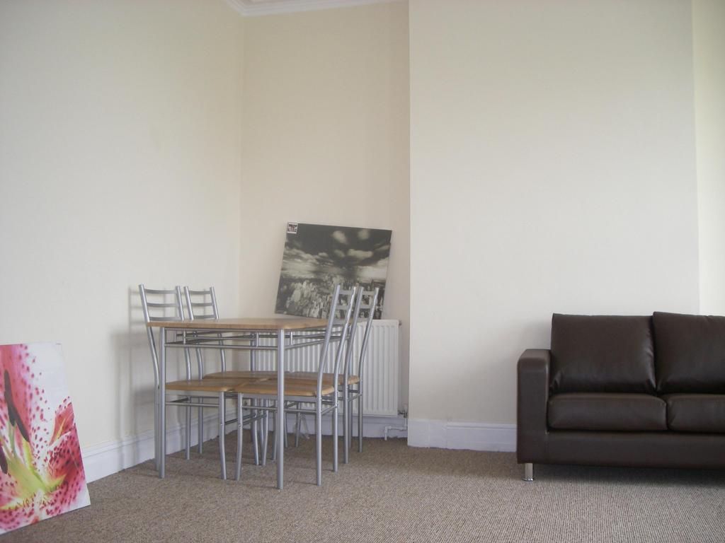Photograph 5