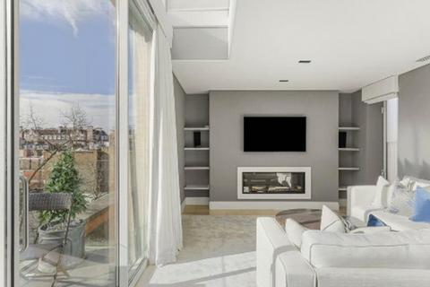 3 bedroom apartment to rent, Green Street, Mayfair