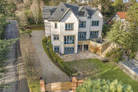 6 bedroom detached house to rent, Nields Brow, Bowdon, Altrincham, Cheshire, WA14
