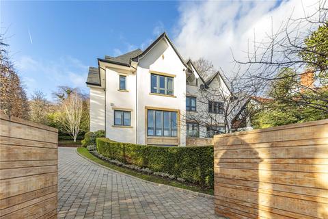 6 bedroom detached house to rent, Nields Brow, Bowdon, Altrincham, Cheshire, WA14