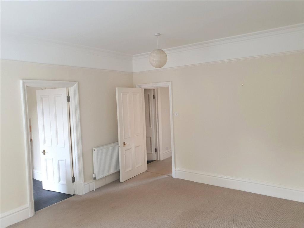 14 St Road, Harrogate, North... 2 bed apartment £875 pcm (£