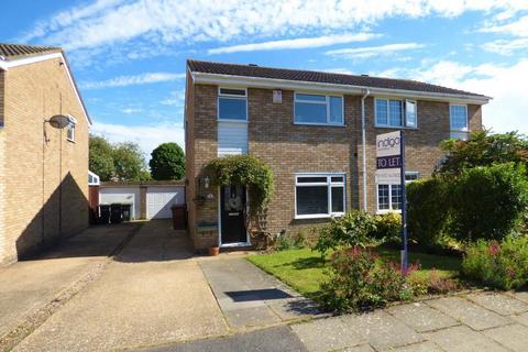 3 bedroom semi-detached house to rent, Ventnor Gardens, Luton, LU3 3SN