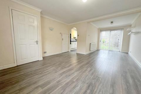 3 bedroom semi-detached house to rent, Ventnor Gardens, Luton, LU3 3SN