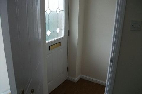 2 bedroom terraced house to rent, Two Bedroom House with Garage