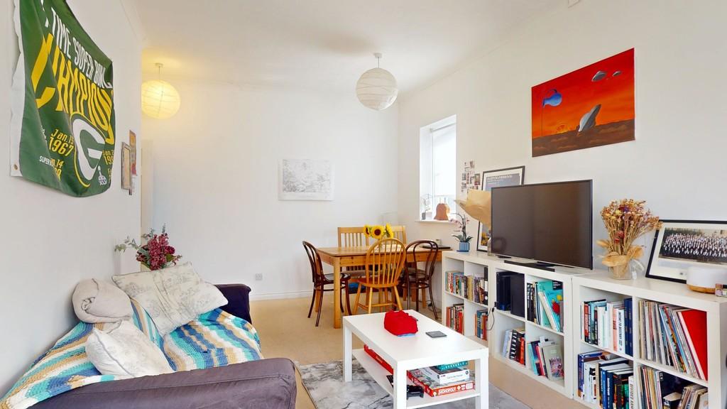 Living room - Angle 2