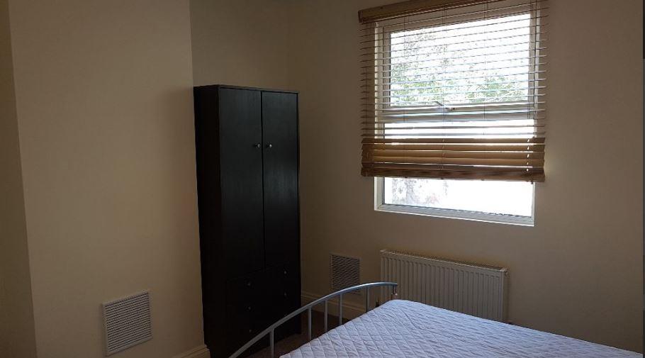 Bed2.JPG