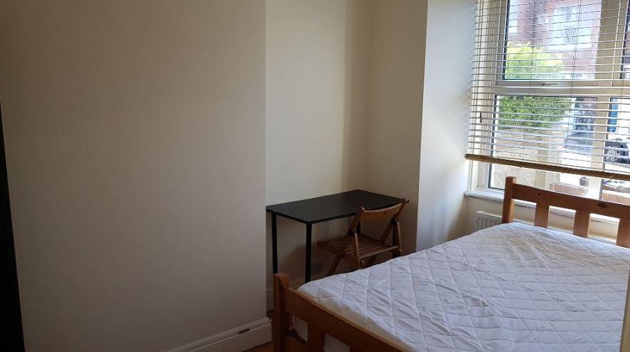 Bed3.JPG