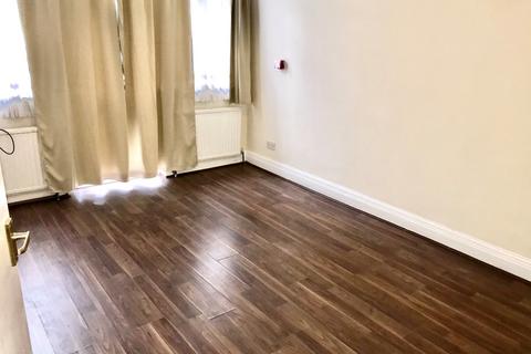 undefined, Northwick Avenue, Kenton, HA3
