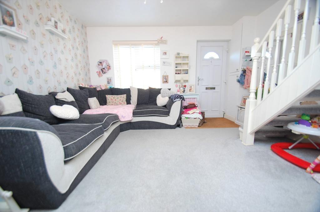 Lawford Dale, Manningtree 2 bed end of terrace house £200,000