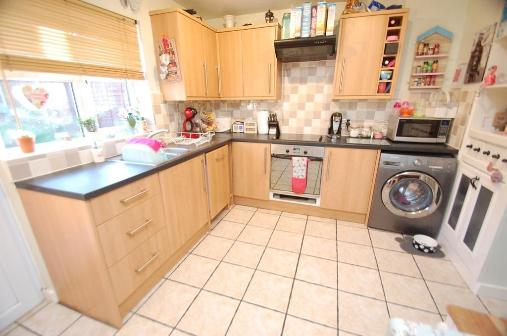 Lawford Dale, Manningtree 2 bed end of terrace house £200,000