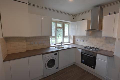 4 bedroom flat to rent, Sulivan Court, Broomhouse lane, London SW6