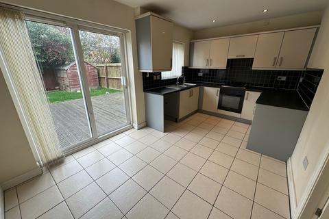 3 bedroom semi-detached house to rent, Farrier Court, Crewe