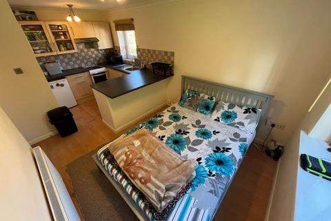 1 bedroom flat to rent, Briarside Road, Bristol