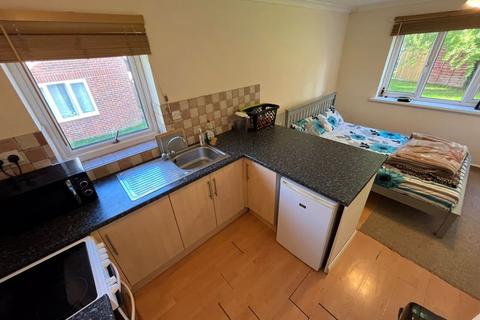 1 bedroom flat to rent, Briarside Road, Bristol