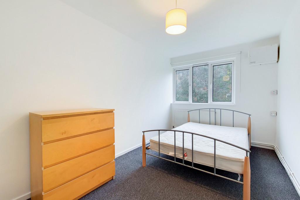 9 Main Bedroom-1