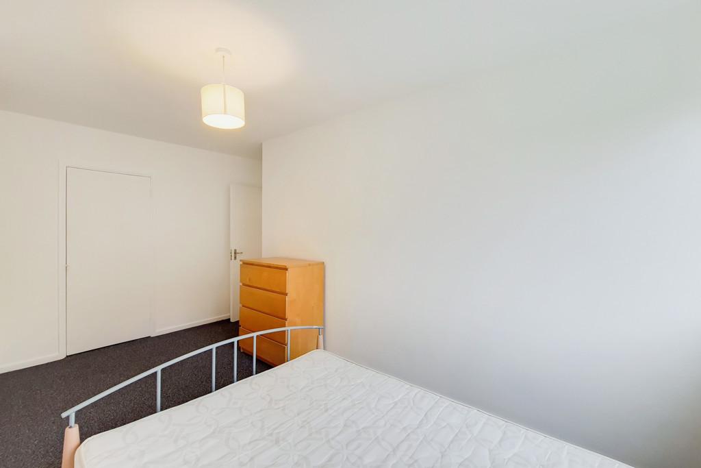 9 Main Bedroom-0