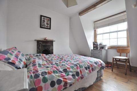 3 bedroom flat to rent - New Road, London E1