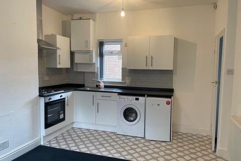 2 bedroom terraced house to rent, Industrial Avenue, Birstall