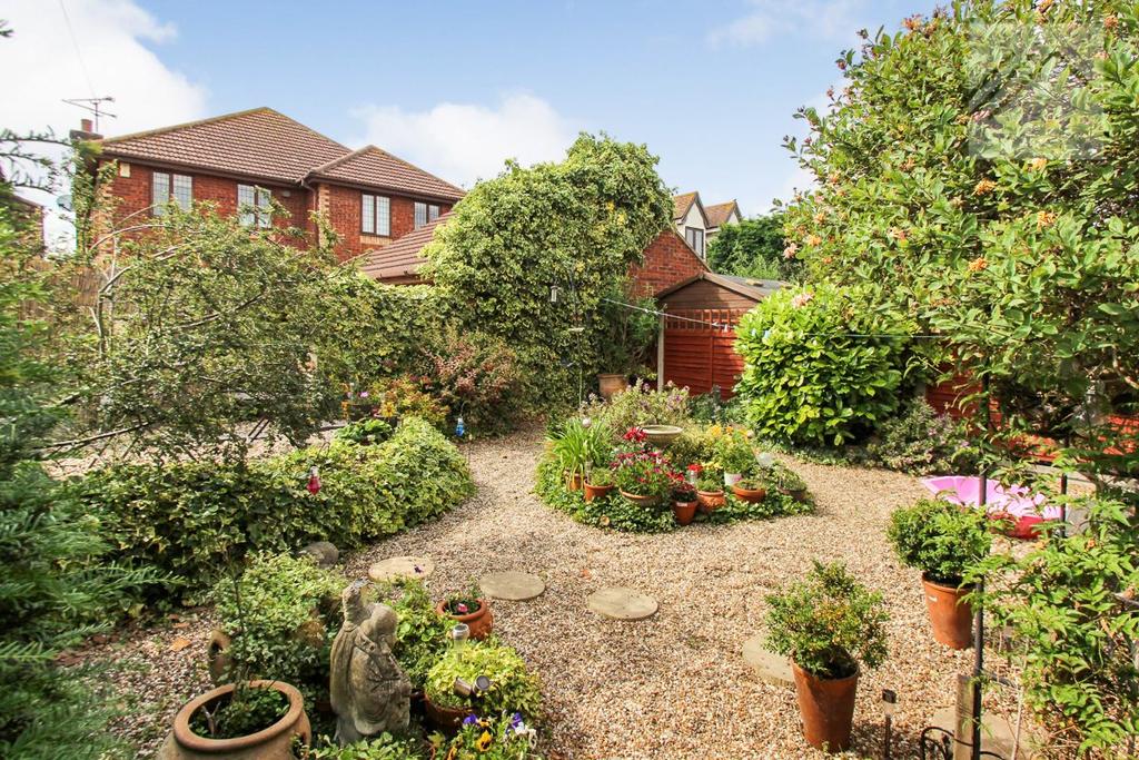 Church Parade, Canvey Island 4 bed detached house £325,000